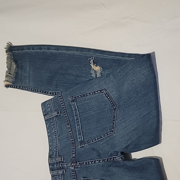 FREE PEOPLE Distressed Cropped Capri Jeans Low Rise Size W28 - Picture 13 of 17